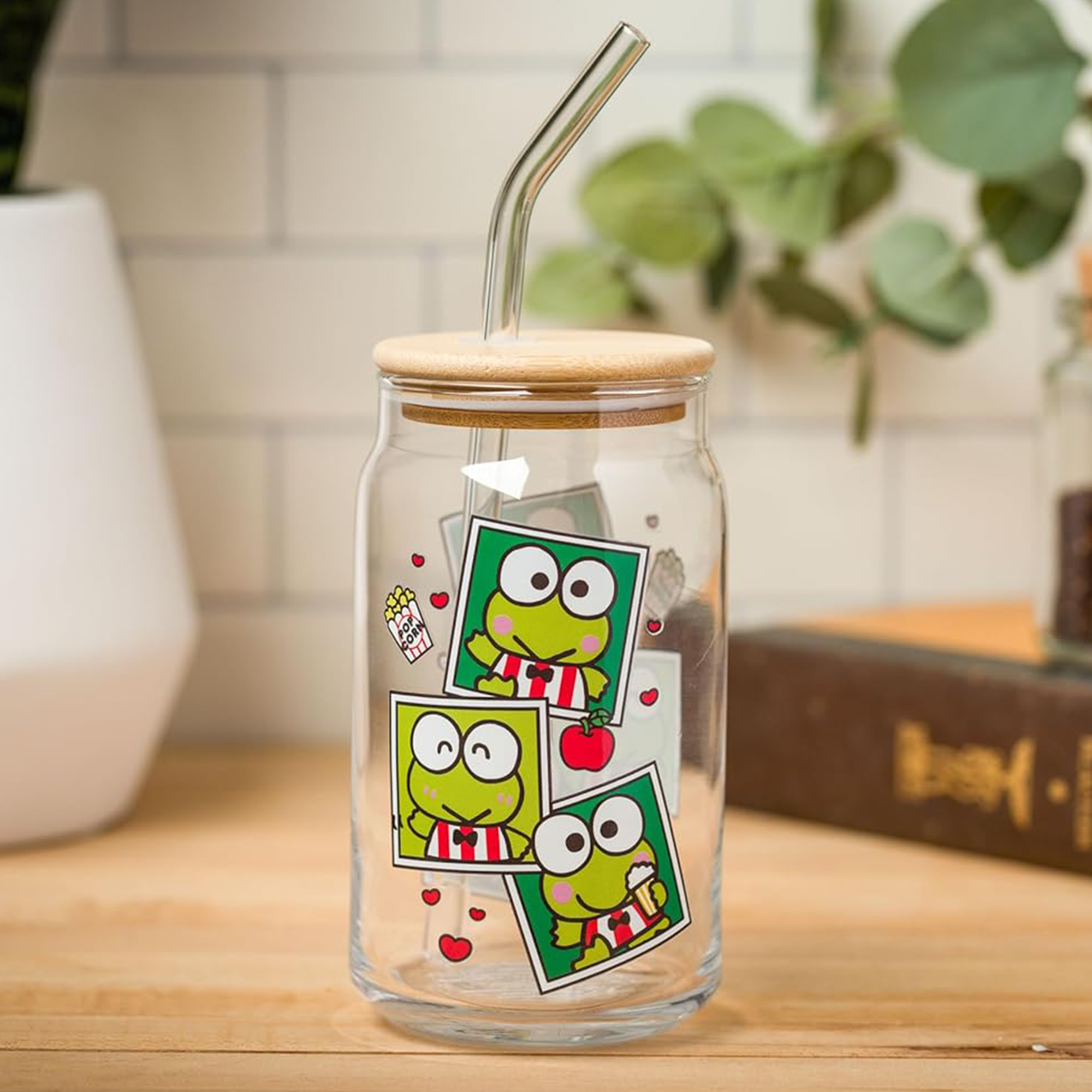 Side view of the eco-friendly glass tumbler with bamboo lid, ideal for cold beverages