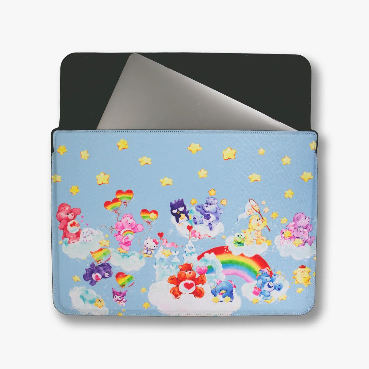 Side view of the laptop sleeve with magnetic closure secured