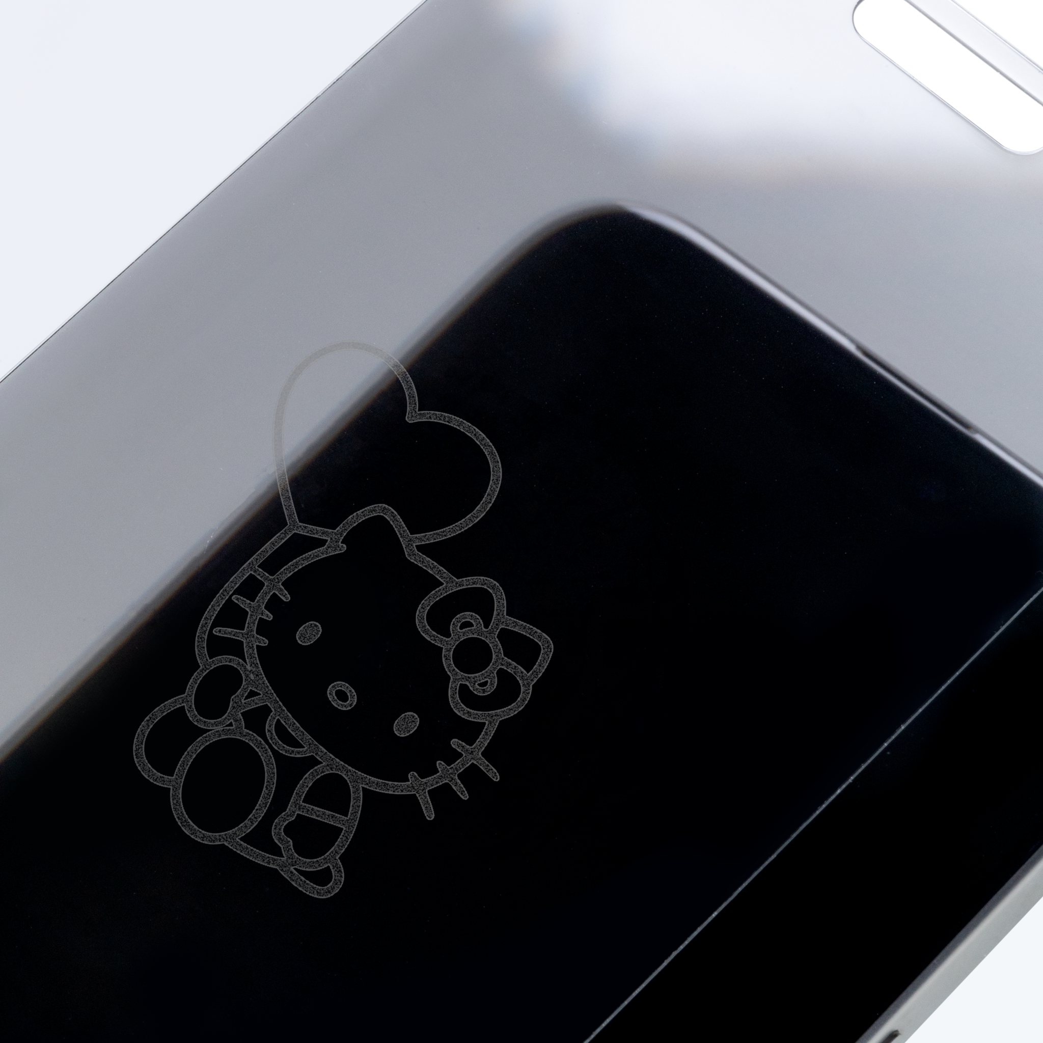 Close-up of the Balloon Clear tempered glass with alignment tray