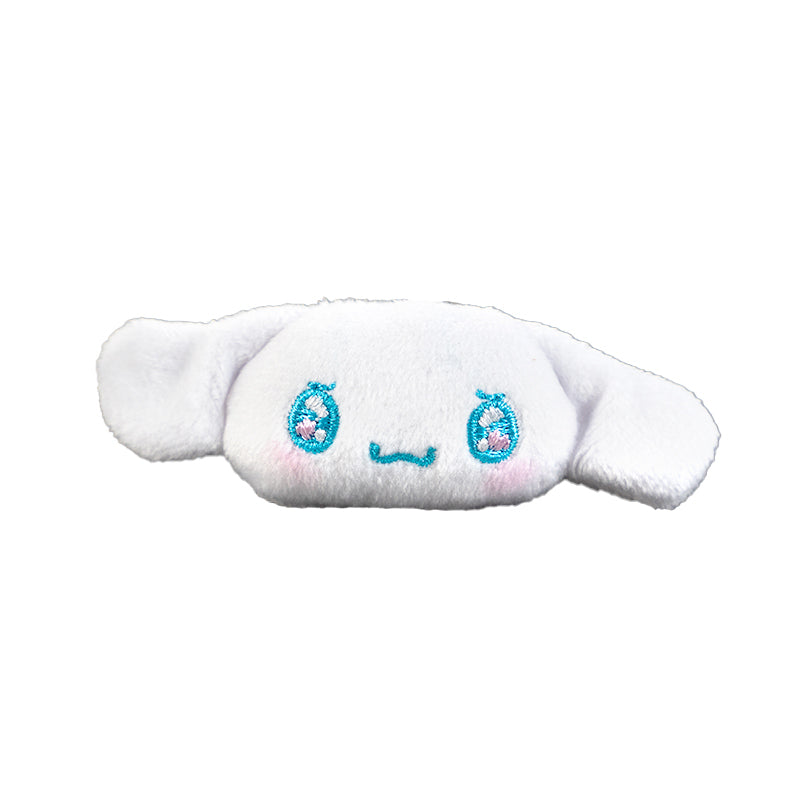 Cinnamoroll plush ring modeled on a hand, showcasing its kawaii design