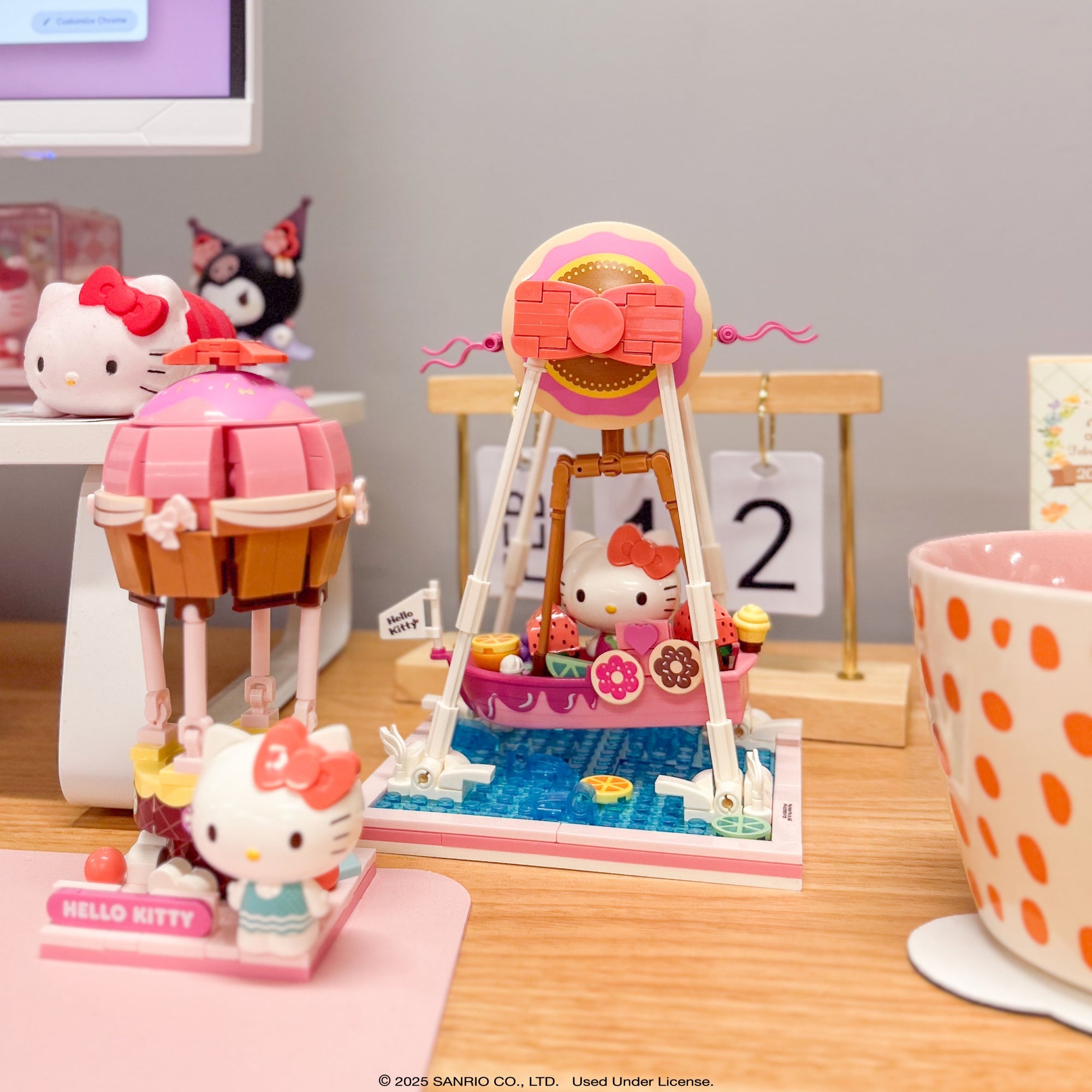 Hello Kitty theme park building blocks with ferris wheel and carousel