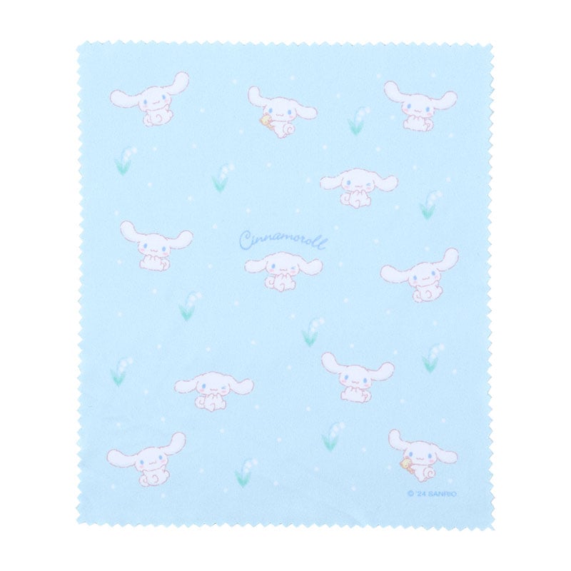 Floral pattern on Cinnamoroll eyeglasses case