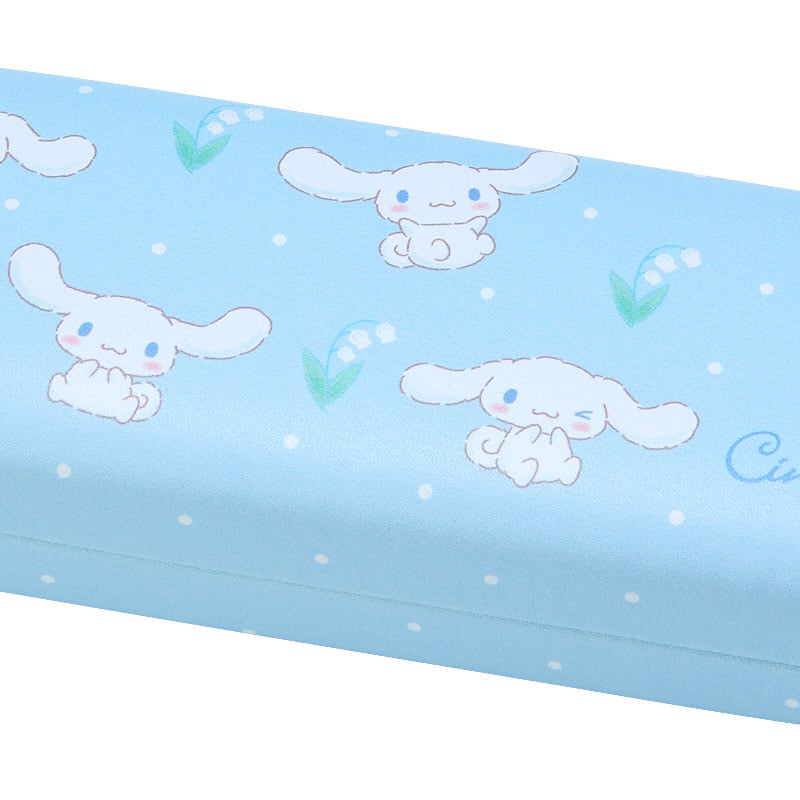 Cinnamoroll hard eyeglass case open with glasses inside