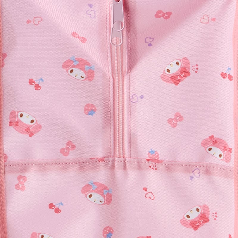Close-up of the totes all-over print accent fabric panel