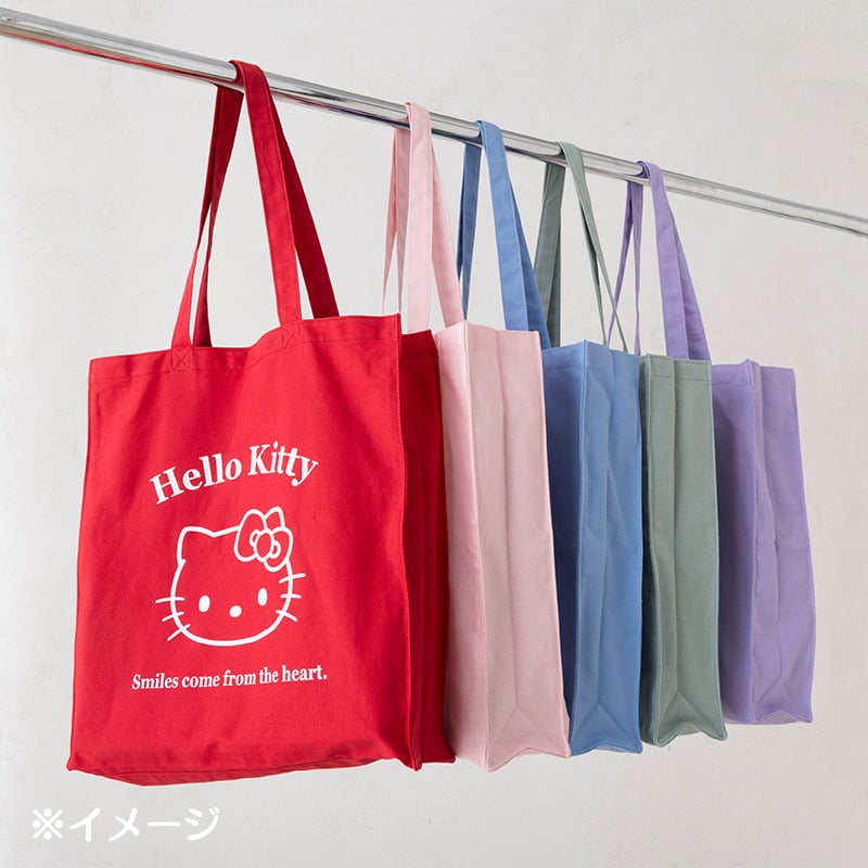 Stylish canvas tote with Cinnamoroll design and interior pocket.