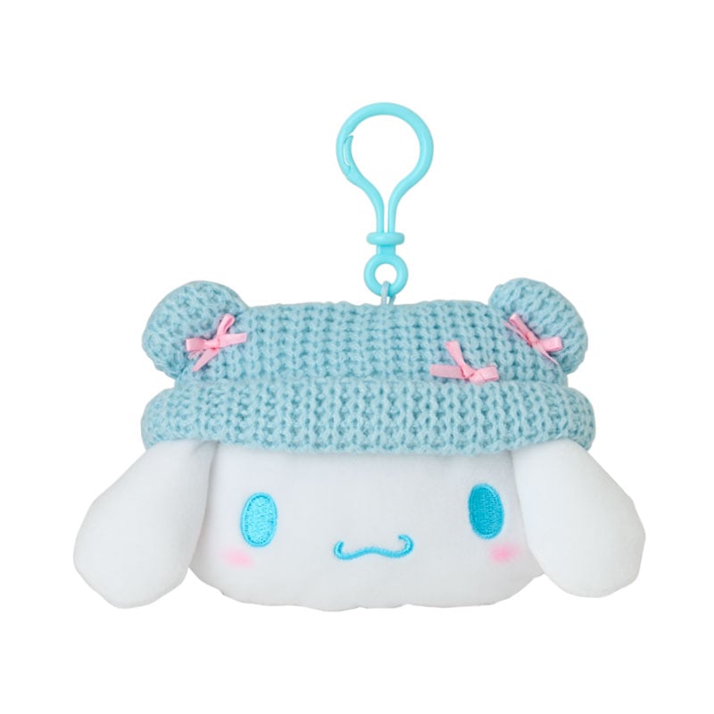Front angle of Cinnamoroll clip pouch with heart zipper pull
